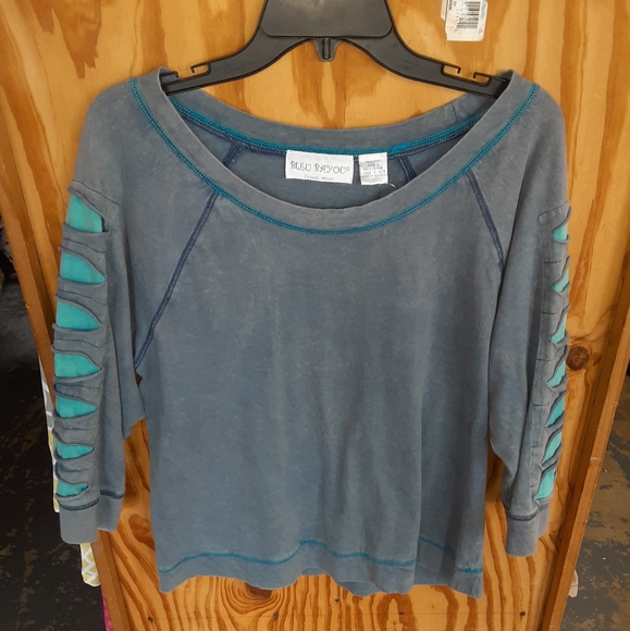 bleu bayou Tops - Sweatshirt womens size Large